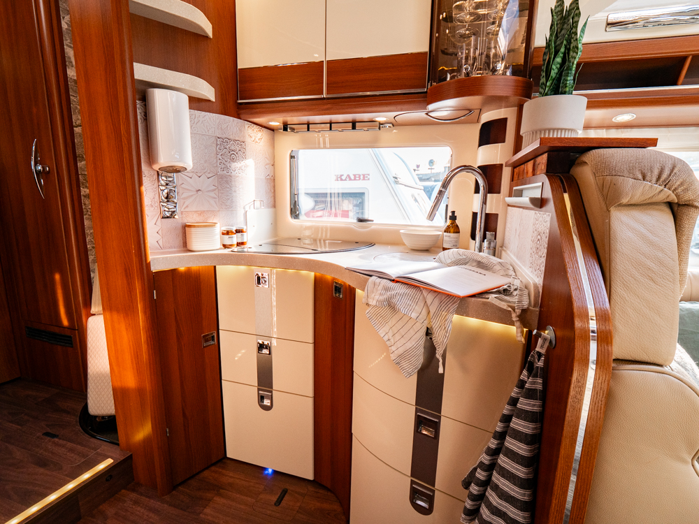 Carthago-CHIC E-LINE I 55 XL LINER *Långbäddar *AC bodel-(2018)