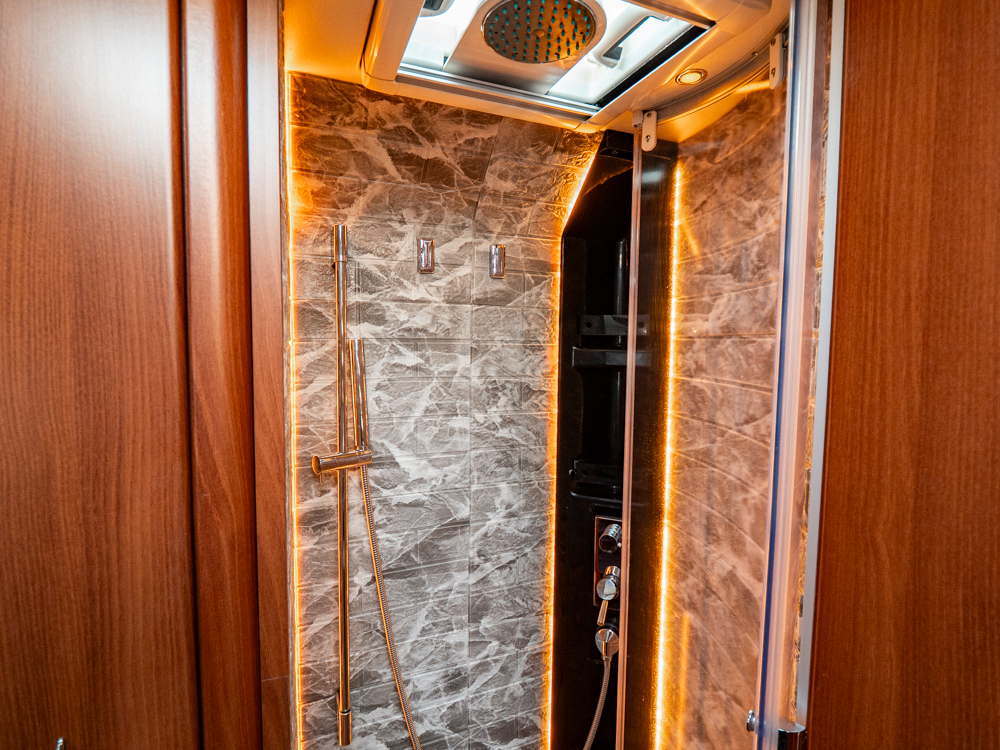 Carthago-CHIC E-LINE I 55 XL LINER *Långbäddar *AC bodel-(2018)