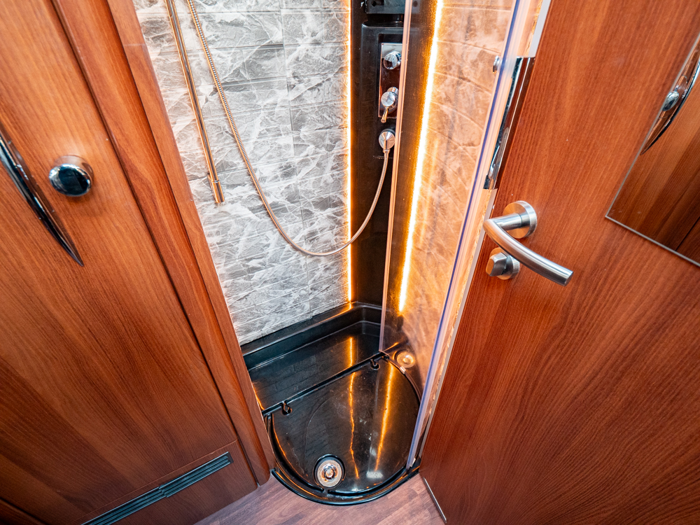 Carthago-CHIC E-LINE I 55 XL LINER *Långbäddar *AC bodel-(2018)