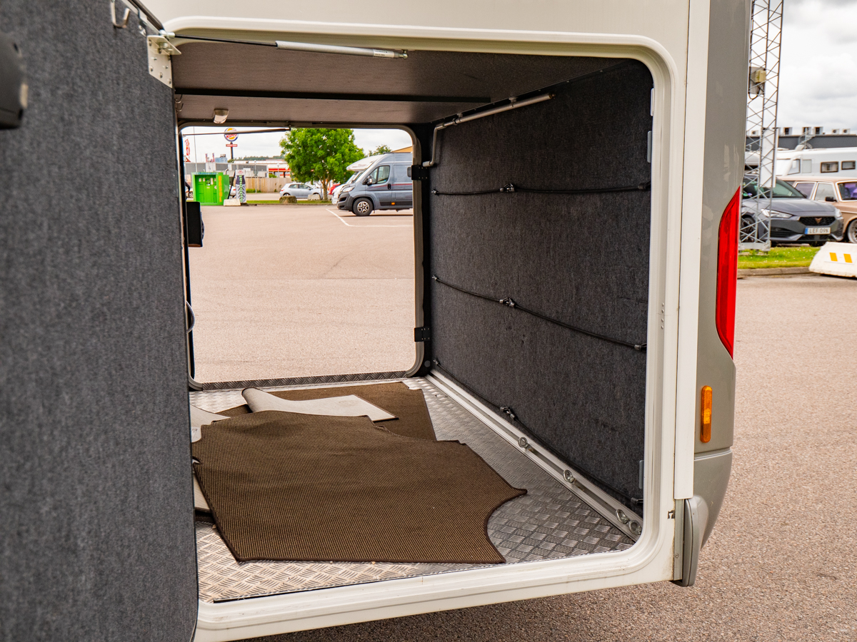 Carthago-CHIC C-LINE XL 5.5 LE *Solcell *Kamkedja *Alde-(2015)
