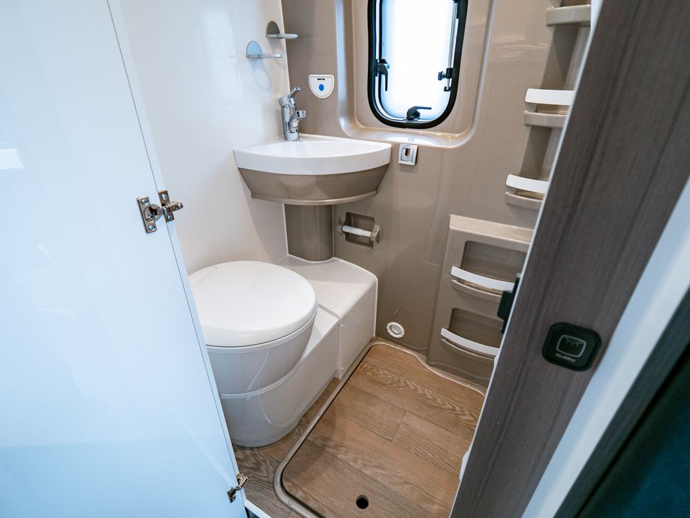 Hobby-Vantana K 65 ET *Långbäddar *Solcell *3500kg-(2023)