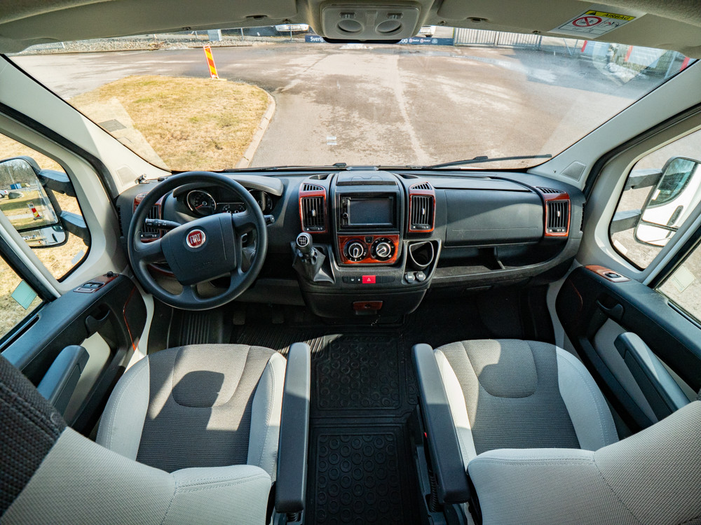 Sun Living-LIDO M 50 SL *Långbäddar *Solceller *Truma-(2017)-3081222