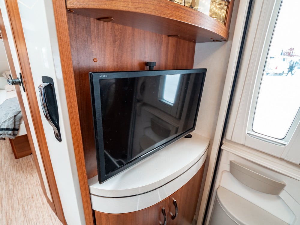 Hobby-560 LU EXCELLENT-(2015)-3066648