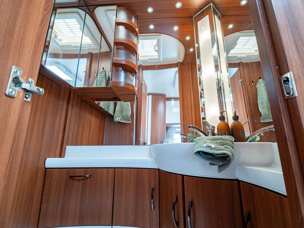 Hobby-560 LU EXCELLENT-(2015)-3066651