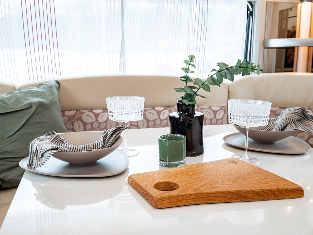 Hobby-560 LU EXCELLENT-(2015)-3066640