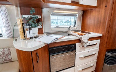 Hobby-560 LU EXCELLENT-(2015)-3066641