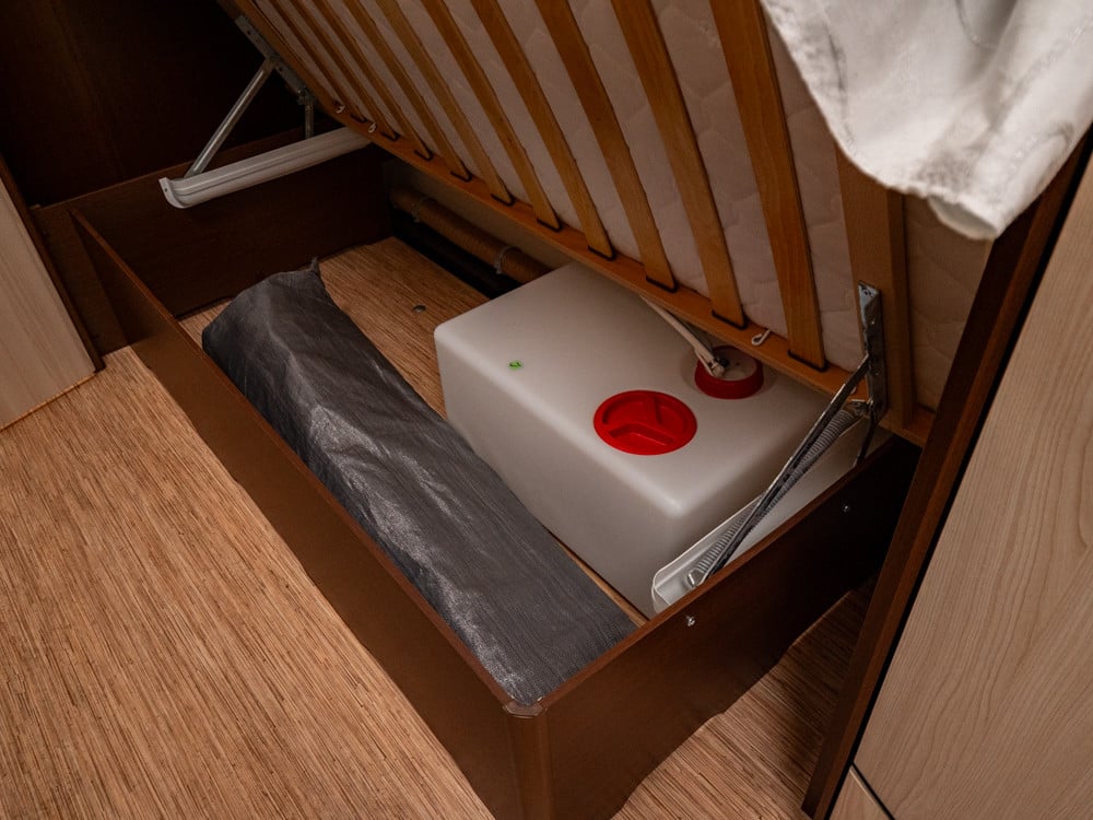 Hobby-560 WLU PRESTIGE *Långbäddar *Förtält-(2012)-3066625