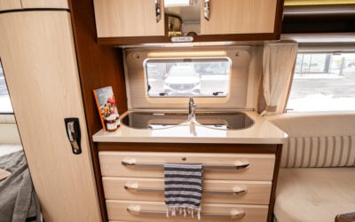 Hobby-560 WLU PRESTIGE *Långbäddar *Förtält-(2012)-3066613