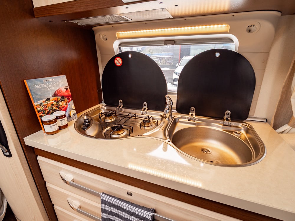 Hobby-560 WLU PRESTIGE *Långbäddar *Förtält-(2012)-3066615