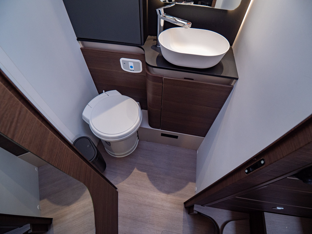 Adria-MATRIX MB 670 SL *Hydrauliska stödben *AC *ALDE-(2023)-3078484