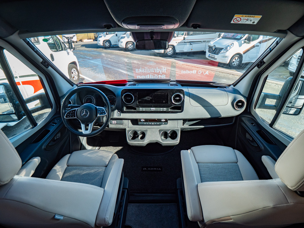 Adria-MATRIX MB 670 SL *Hydrauliska stödben *AC *ALDE-(2023)-3078487