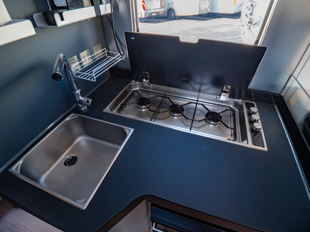 Adria-MATRIX MB 670 SL *Hydrauliska stödben *AC *ALDE-(2023)-3078473