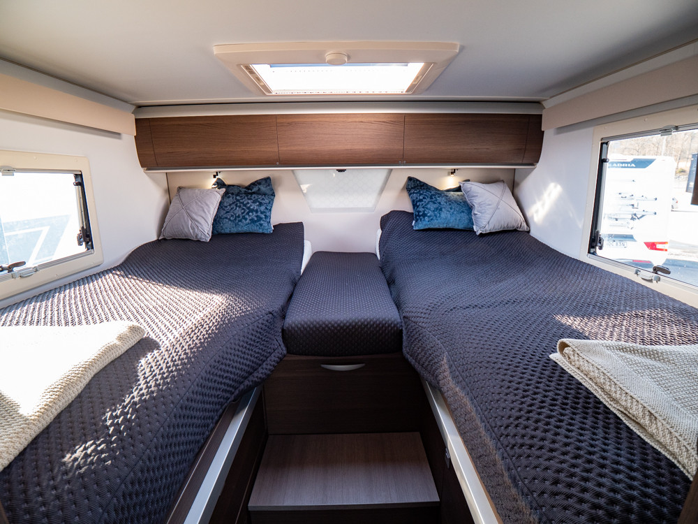 Adria-MATRIX MB 670 SL *Hydrauliska stödben *AC *ALDE-(2023)-3078477