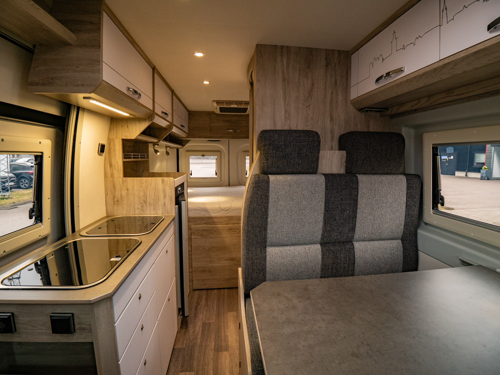 Bravia-SWAN *AC bodel *Under 6m *3500kg-(2022)-3089794