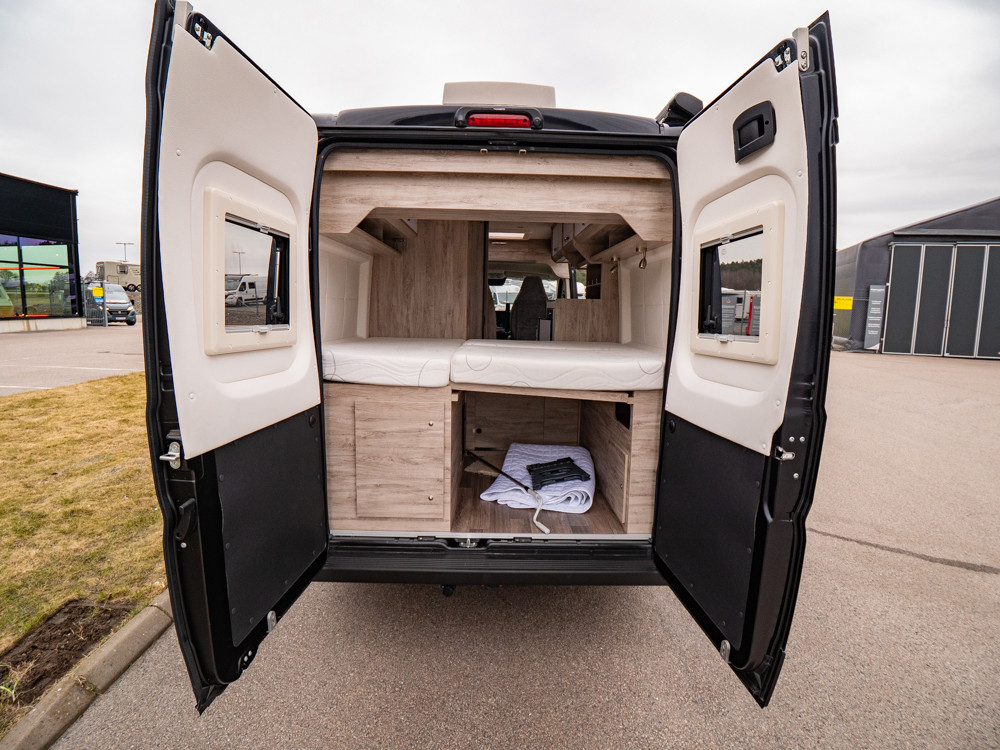 Bravia-SWAN *AC bodel *Under 6m *3500kg-(2022)-3089808