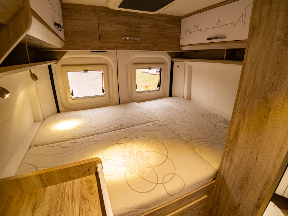 Bravia-SWAN *AC bodel *Under 6m *3500kg-(2022)-3089798