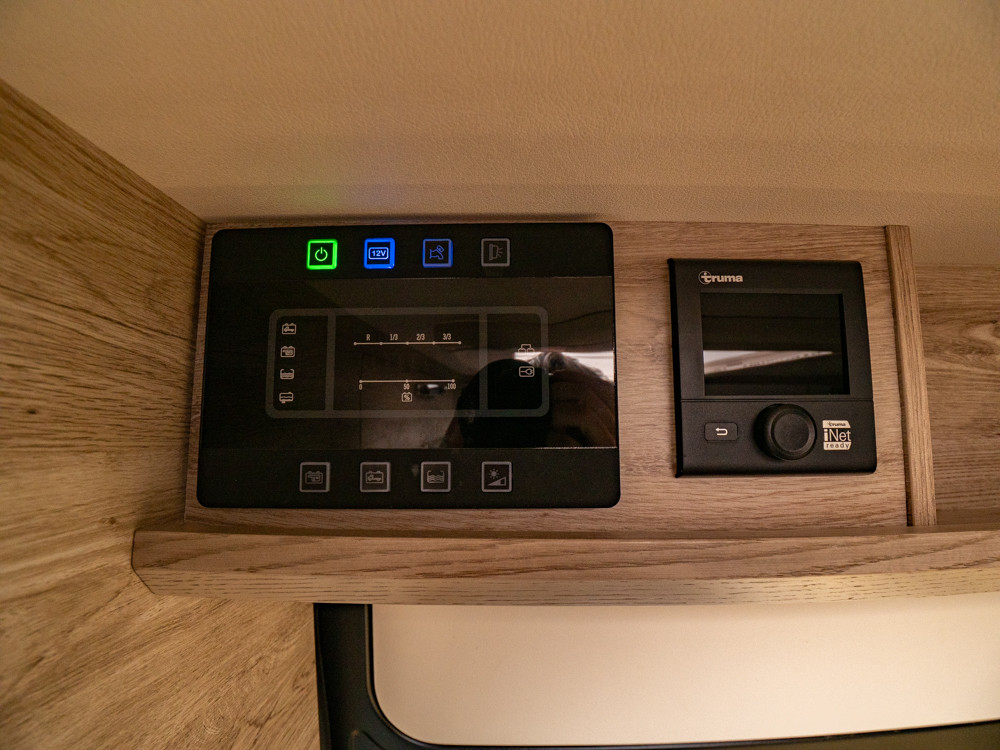 Bravia-SWAN *AC bodel *Under 6m *3500kg-(2022)-3089800