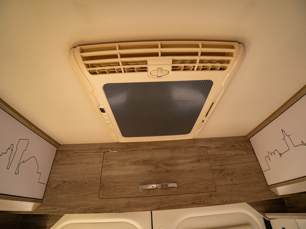 Bravia-SWAN *AC bodel *Under 6m *3500kg-(2022)-3089801