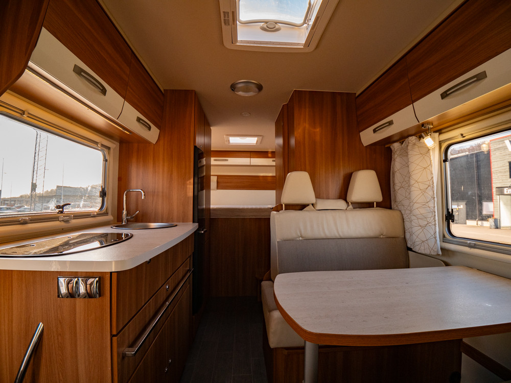 Eura Mobil-Activa One 690 HB *Truma *Solcell *Tvärbädd-(2019)-3078414