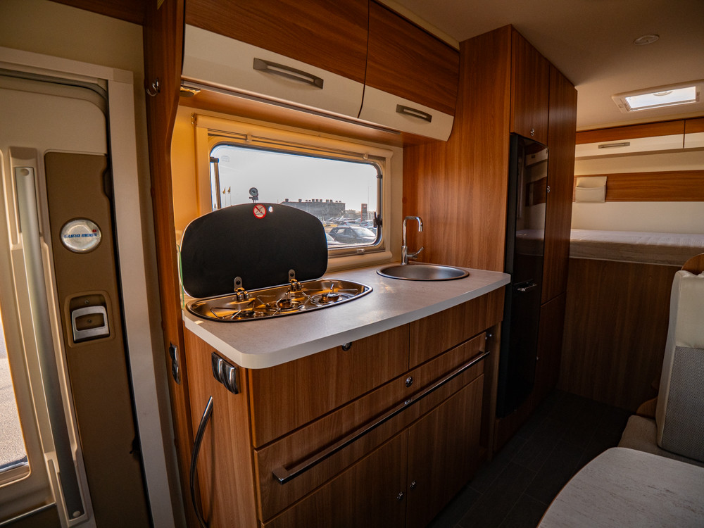 Eura Mobil-Activa One 690 HB *Truma *Solcell *Tvärbädd-(2019)-3078416