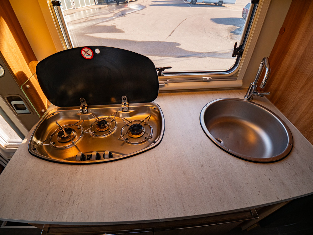 Eura Mobil-Activa One 690 HB *Truma *Solcell *Tvärbädd-(2019)-3078417