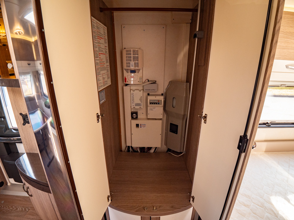 Hobby-560 FC PRESTIGE *ALDE *Elektrisk golvvärme-(2022)-3107626