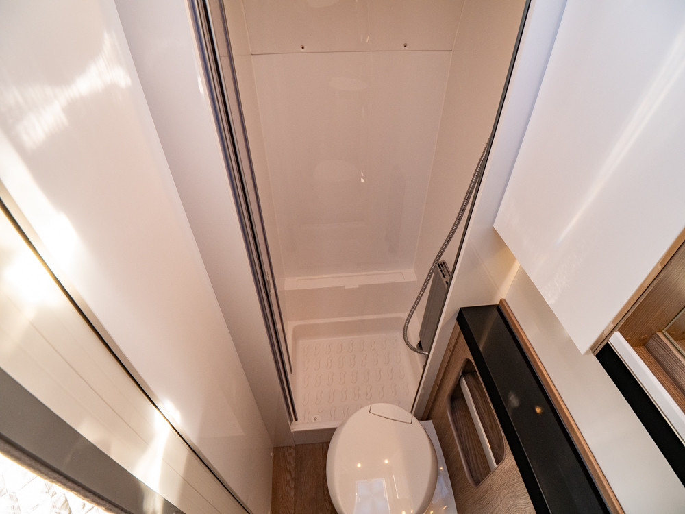 Hobby-560 FC PRESTIGE *ALDE *Elektrisk golvvärme-(2022)-3107631