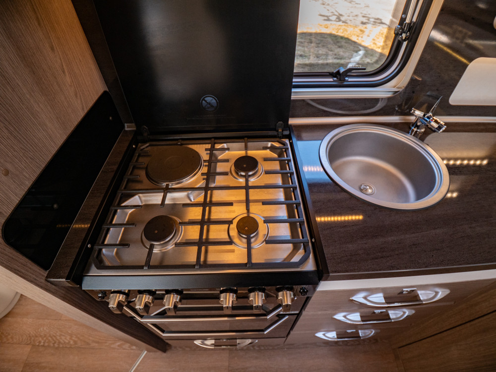 Hobby-560 FC PRESTIGE *ALDE *Elektrisk golvvärme-(2022)-3107620