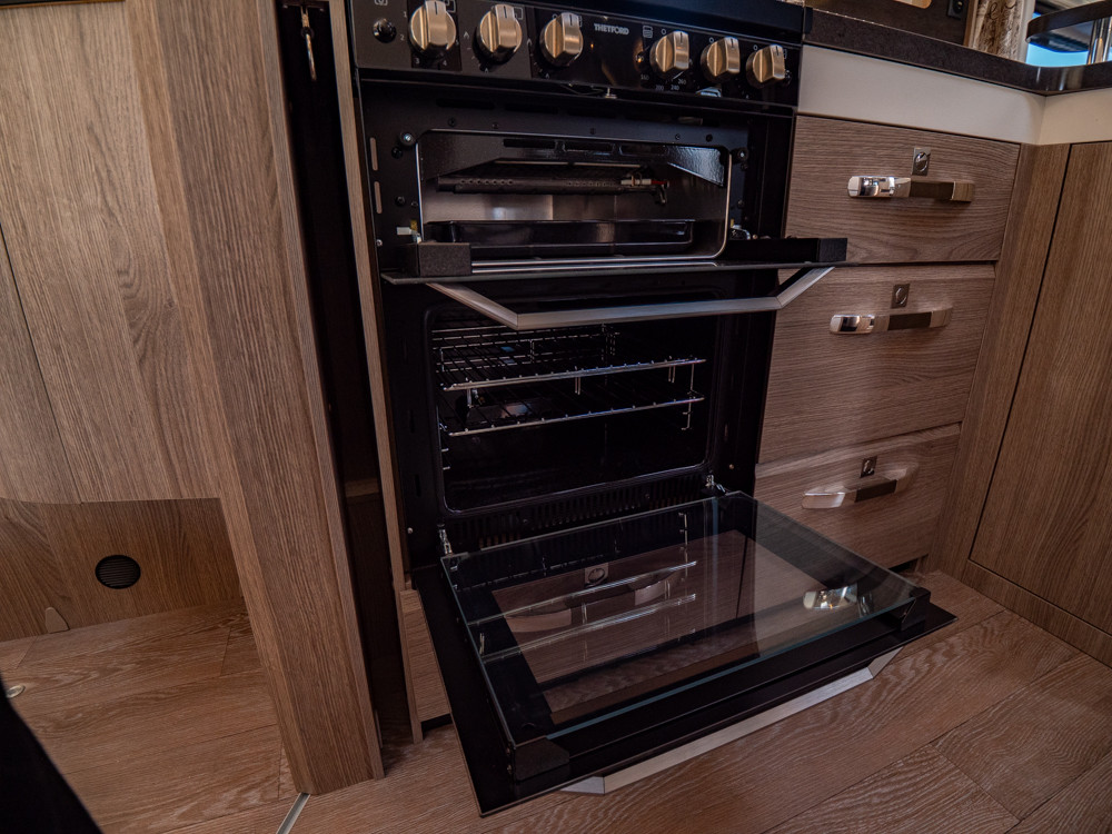 Hobby-560 FC PRESTIGE *ALDE *Elektrisk golvvärme-(2022)-3107621