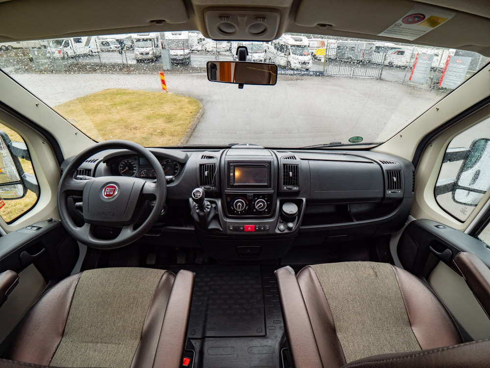 Weinsberg-R 58 *Queenbädd *AC bodel-(2014)-3095042