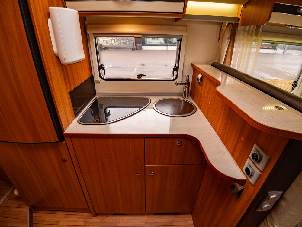 Weinsberg-R 58 *Queenbädd *AC bodel-(2014)-3095028