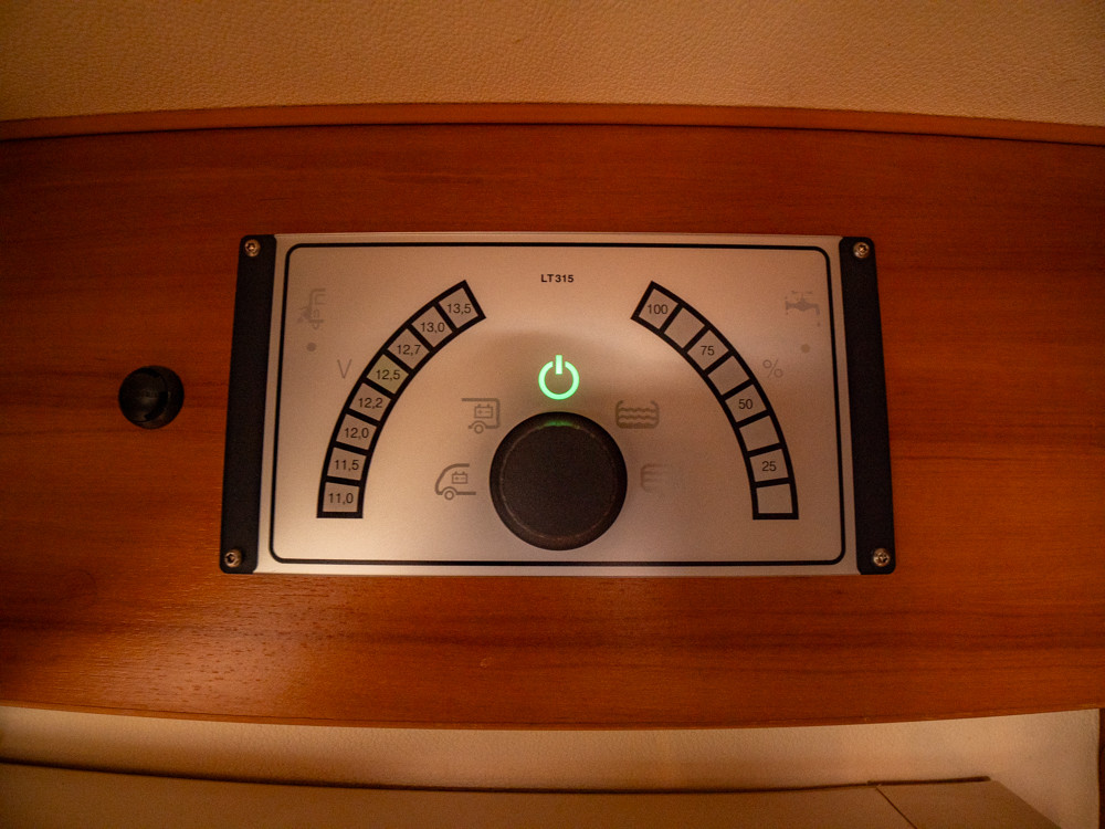 Weinsberg-R 58 *Queenbädd *AC bodel-(2014)-3095033