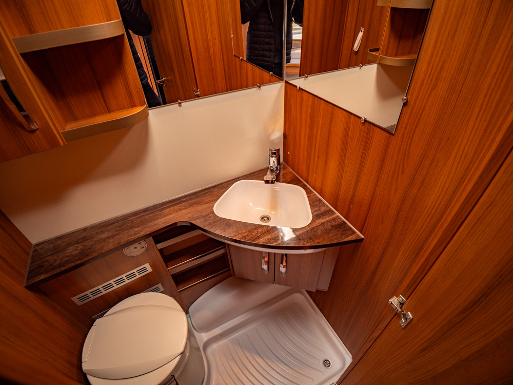 Knaus-590 UK Scandinavian edition *Förtält *AC *ALDE-(2015)-3103081