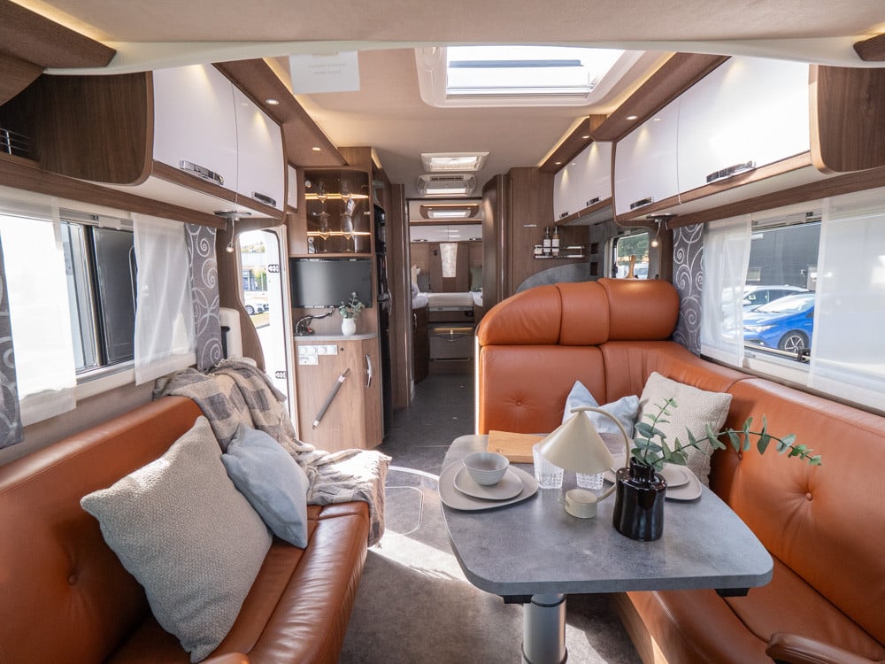 Frankia-8400 M-LINE *AC bodel *Automat *Långbäddar-(2017)-3085927