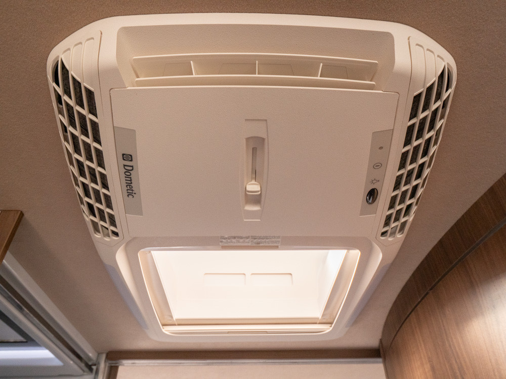 Frankia-8400 M-LINE *AC bodel *Automat *Långbäddar-(2017)-3085947