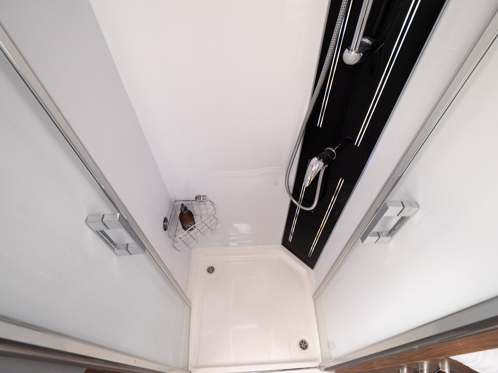 Frankia-8400 M-LINE *AC bodel *Automat *Långbäddar-(2017)-3085952