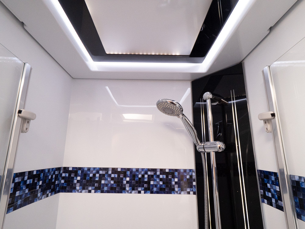 Frankia-8400 M-LINE *AC bodel *Automat *Långbäddar-(2017)-3085953