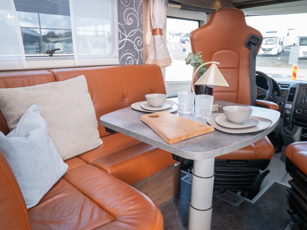 Frankia-8400 M-LINE *AC bodel *Automat *Långbäddar-(2017)-3085929