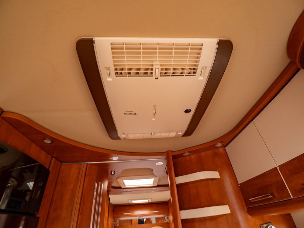 Carthago-CHIC C-LINE I 6.2 XL *Queenbädd *AC bodel-(2019)