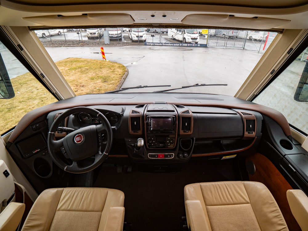 Carthago-CHIC C-LINE I 6.2 XL *Queenbädd *AC bodel-(2019)