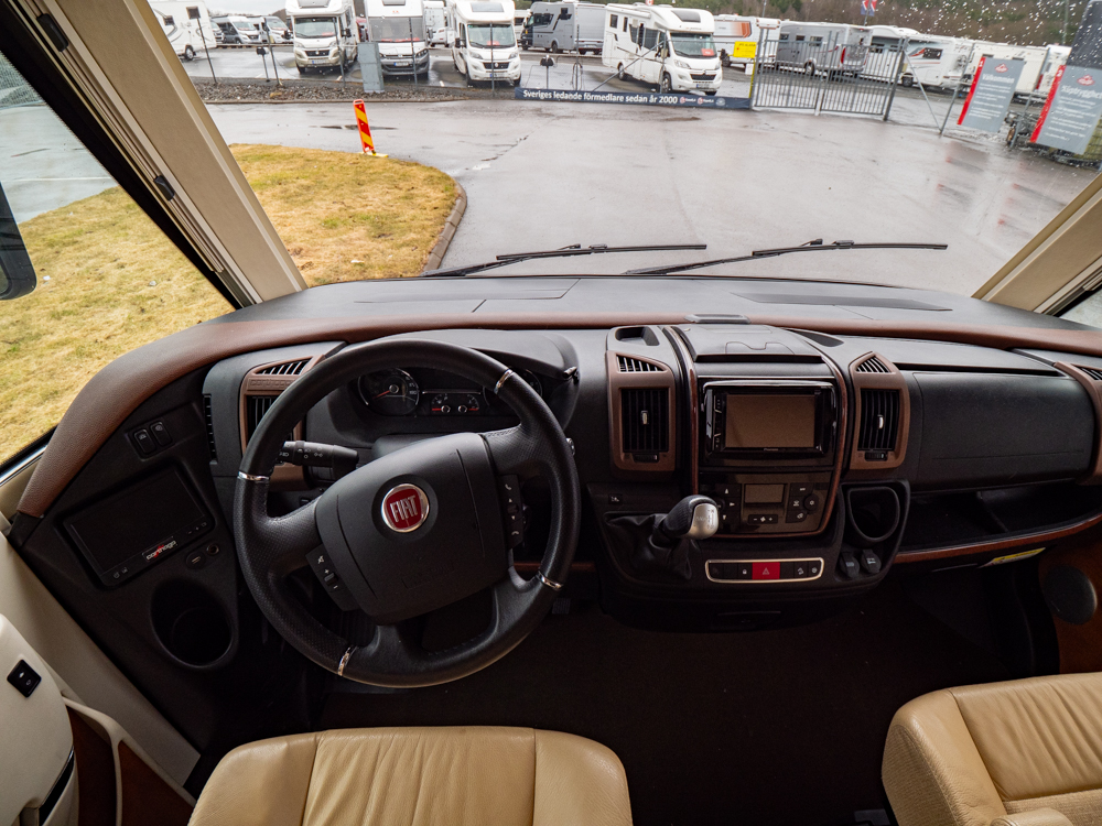 Carthago-CHIC C-LINE I 6.2 XL *Queenbädd *AC bodel-(2019)