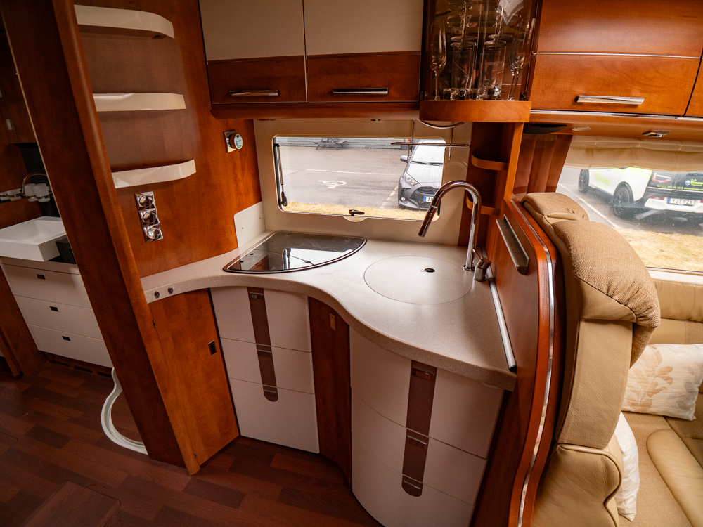 Carthago-CHIC C-LINE I 6.2 XL *Queenbädd *AC bodel-(2019)