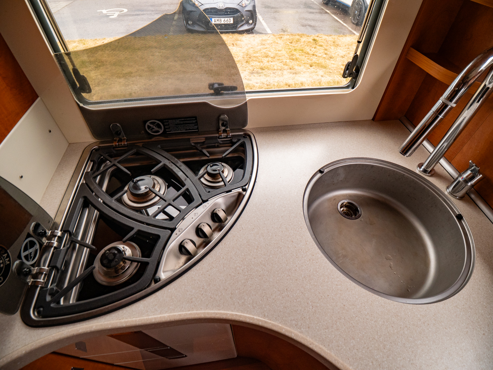 Carthago-CHIC C-LINE I 6.2 XL *Queenbädd *AC bodel-(2019)