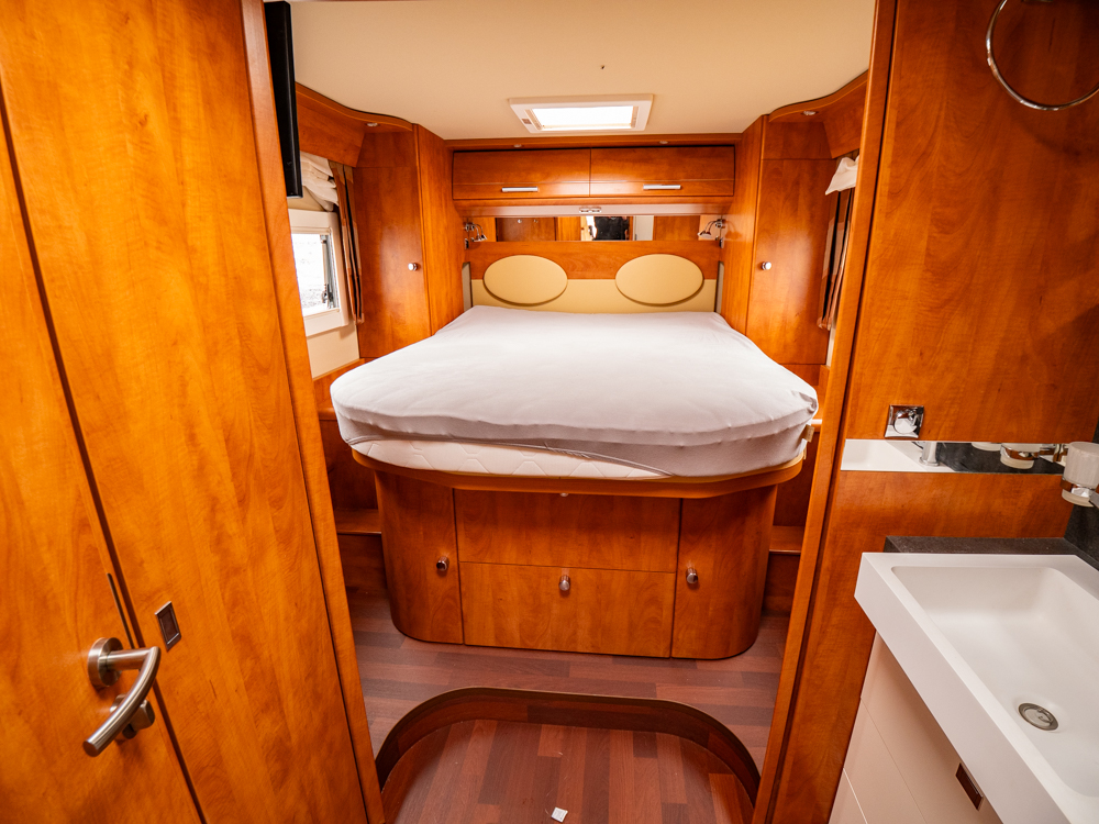 Carthago-CHIC C-LINE I 6.2 XL *Queenbädd *AC bodel-(2019)