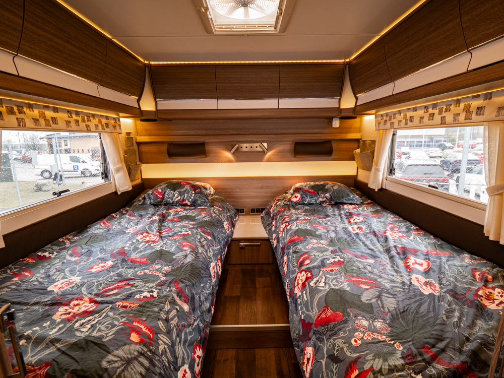 KABE-TM I 810 LB *Automat *Långbäddar *AC bodel-(2016)