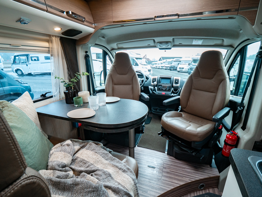 Carthago-MALIBU VAN 640 LE *Automat *Långbäddar-(2017)