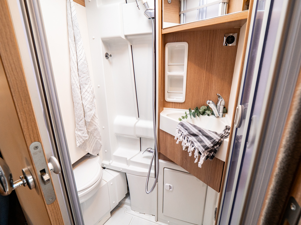 Carthago-MALIBU VAN 640 LE *Automat *Långbäddar-(2017)