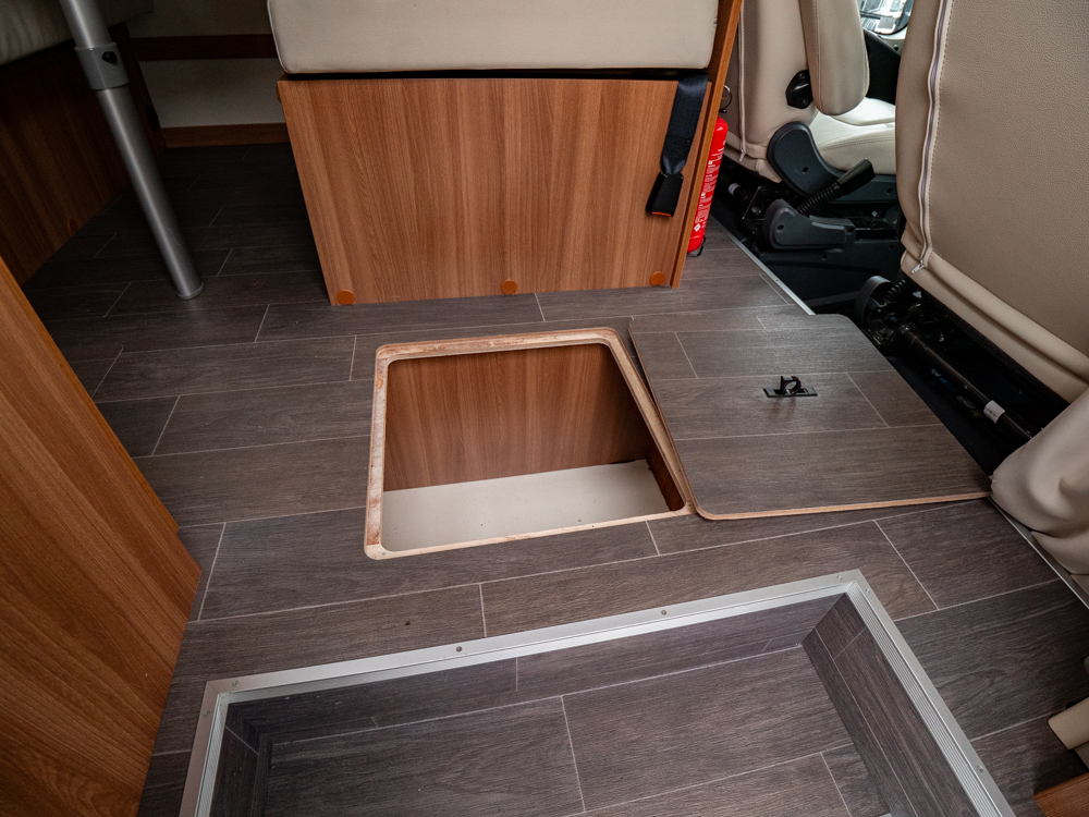 Eura Mobil-Activa One 690 HB *Truma *Solcell *Dubbelgolv-(2019)