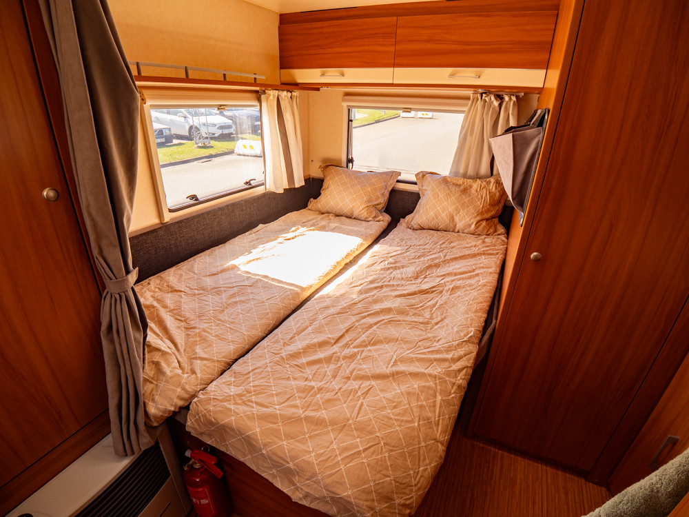 Weinsberg-750 *2-våningssäng *Förtält-(2011)-3117299