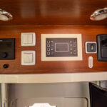 McLouis-NEVIS 878 *Queenbädd *AC bodel *Solcell-(2014)-3152407